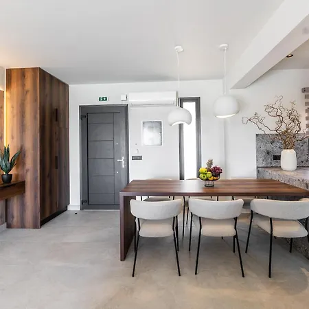 Celeste Luxury * Lardos