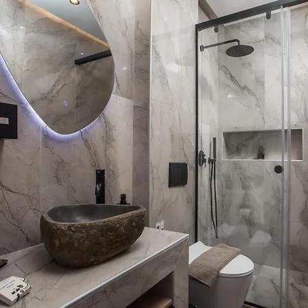 Celeste Luxury 라도스