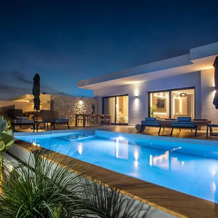 Celeste Luxury * 라도스