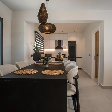 Celeste Luxury Villa *